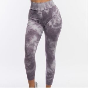 ECHT Apparel Sz small ? Dream Tie-Dye Leggings Green Cloud Butter Soft 7/8